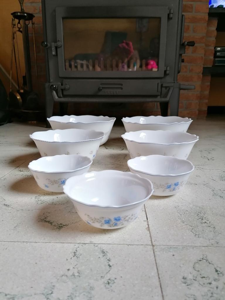 Set Arcopal France bloemen 7 kommen, Antiek en Kunst, Ophalen