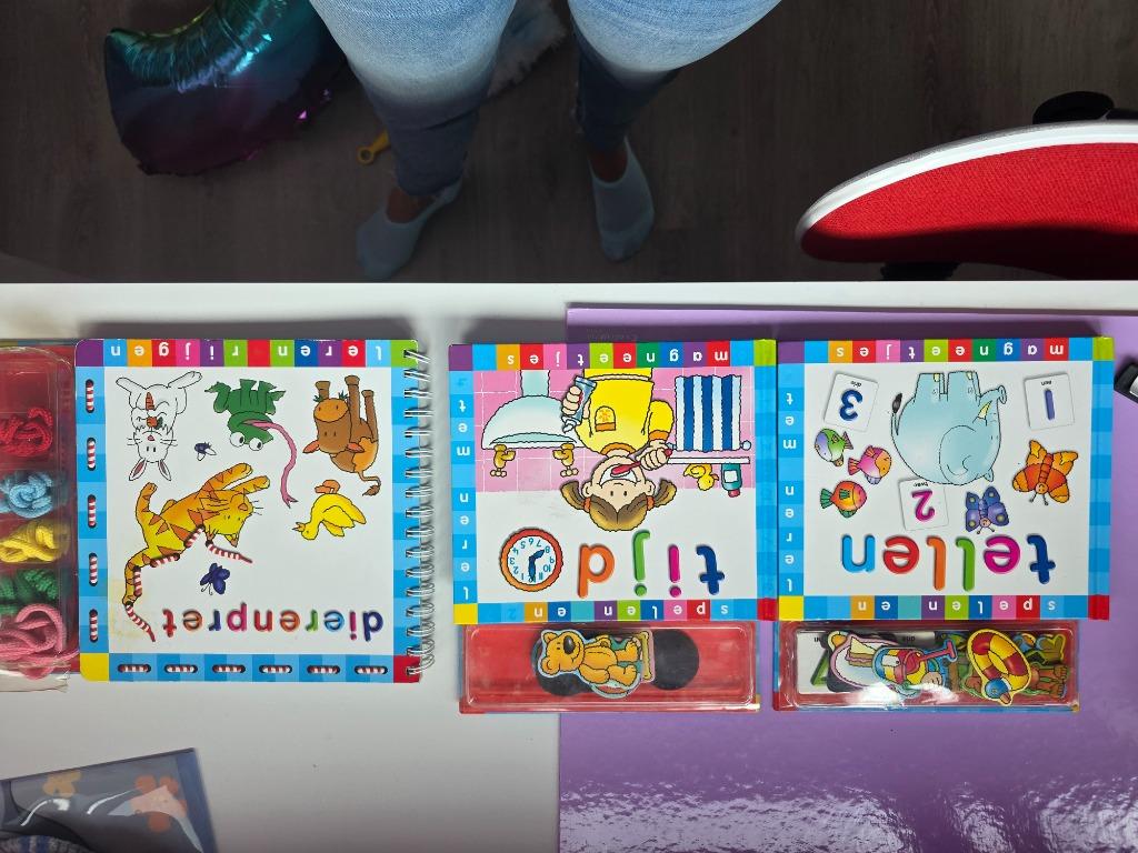 Magneet en rijgboek, Ophalen, Zo goed als nieuw