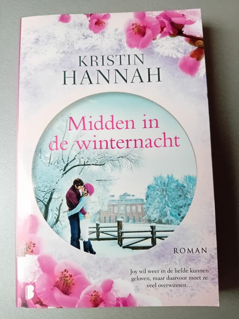 Kristin Hannah - Midden in de winternacht, Boeken, Literatuur, Zo goed als nieuw, Ophalen of Verzenden