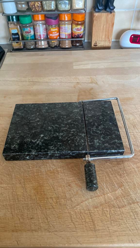 Planche en marbre avec fil coupon très bon état, Comme neuf