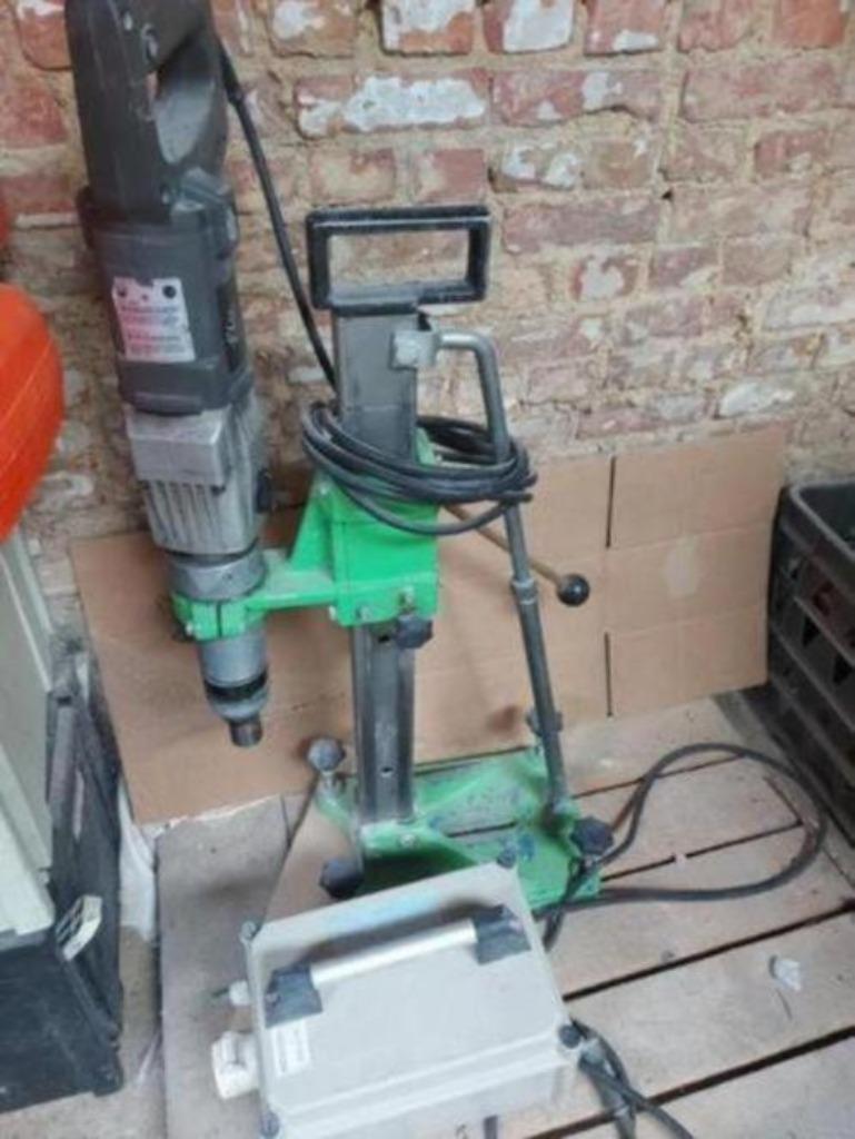 Elu Diamantboormachine Type D65510 Opstatief 1300wElu Diaman, Doe-het-zelf en Bouw, Gereedschap | Boormachines, 600 watt of meer