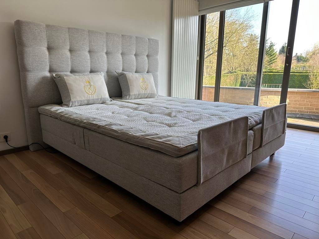 Lit Boxspring Électrique, Maison & Meubles, Chambre à coucher | Lits boxsprings, Gris, Comme neuf, Enlèvement, 180 cm