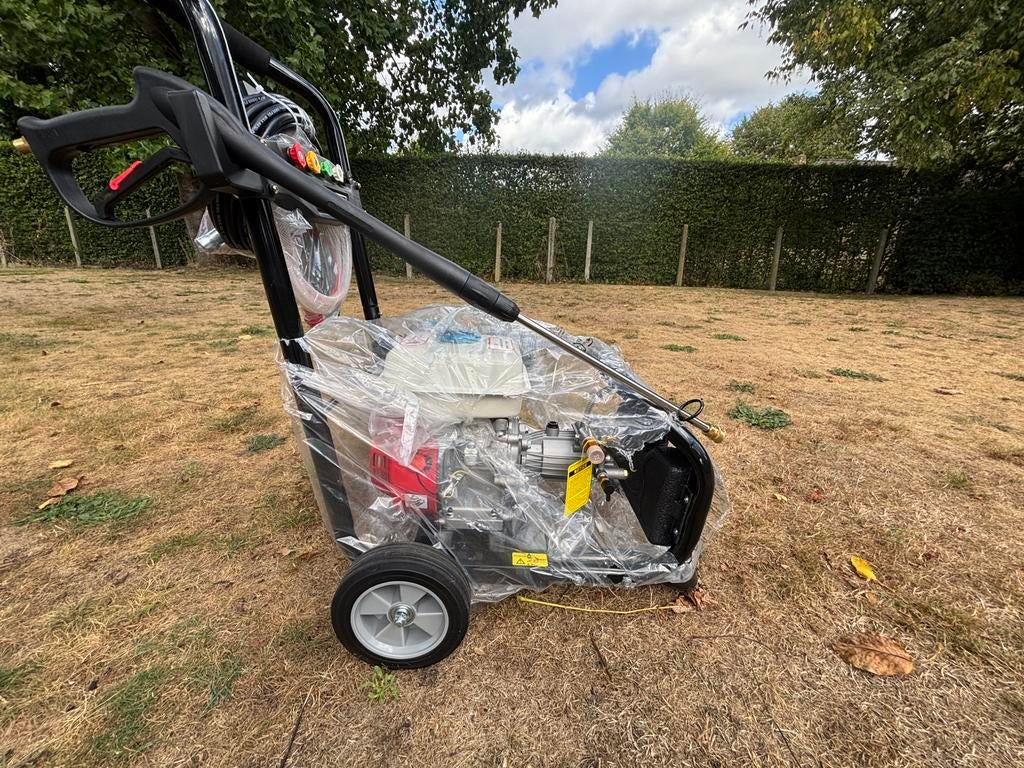 Nieuw Hogedrukspuit op benzinemotor B16-250, Doe-het-zelf en Bouw, Reinigingsmachines, Ophalen, Nieuw