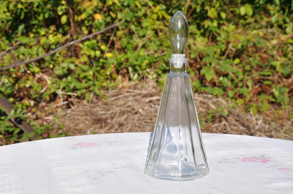 §  carafe en verre conique a facette, Enlèvement ou Envoi