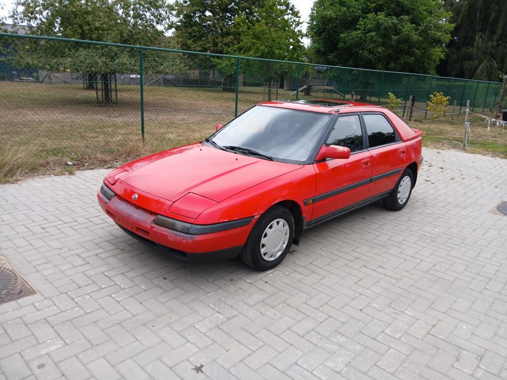 Mazda 323f bg 1992, Auto's, Mazda, Particulier, Elektrische ramen, Open dak, Benzine, Euro 1, Break, 5 deurs, Handgeschakeld, Rood