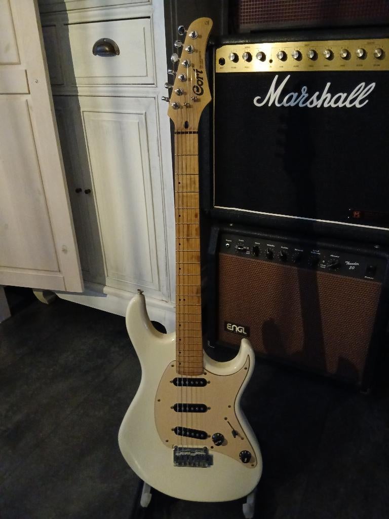 Cort G200, Muziek en Instrumenten, Snaarinstrumenten | Gitaren | Elektrisch, Ophalen