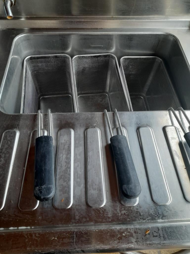 Spagethi koker te huur, Enlèvement ou Envoi, Comme neuf