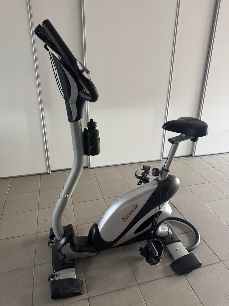 Hometrainer. Geen koerier aub, Sport en Fitness, Ophalen, Benen, Hometrainer, Nieuw