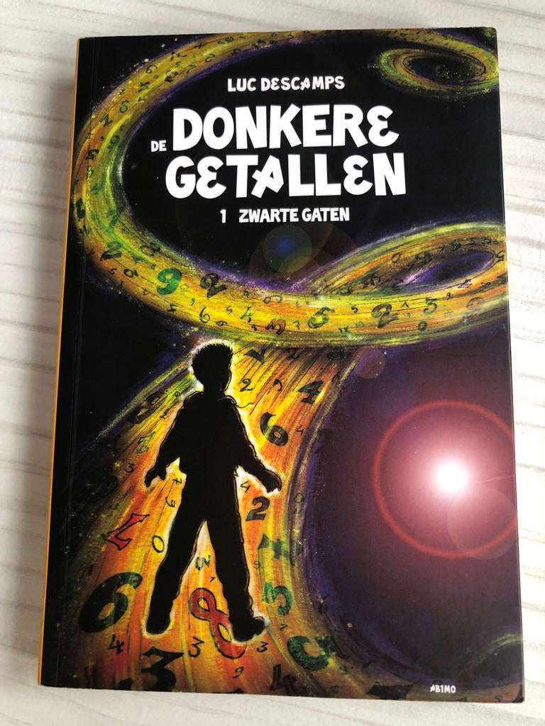 Luc Descamps - Zwarte gaten, Boeken, Kinderboeken | Jeugd | 10 tot 12 jaar, Zo goed als nieuw, Ophalen of Verzenden