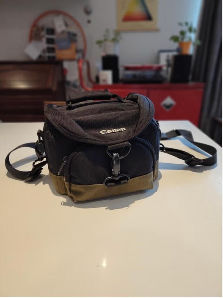 Canon Eos 700D - Body + accessoires, Audio, Tv en Foto, Ophalen, Gebruikt, Spiegelreflex, Canon