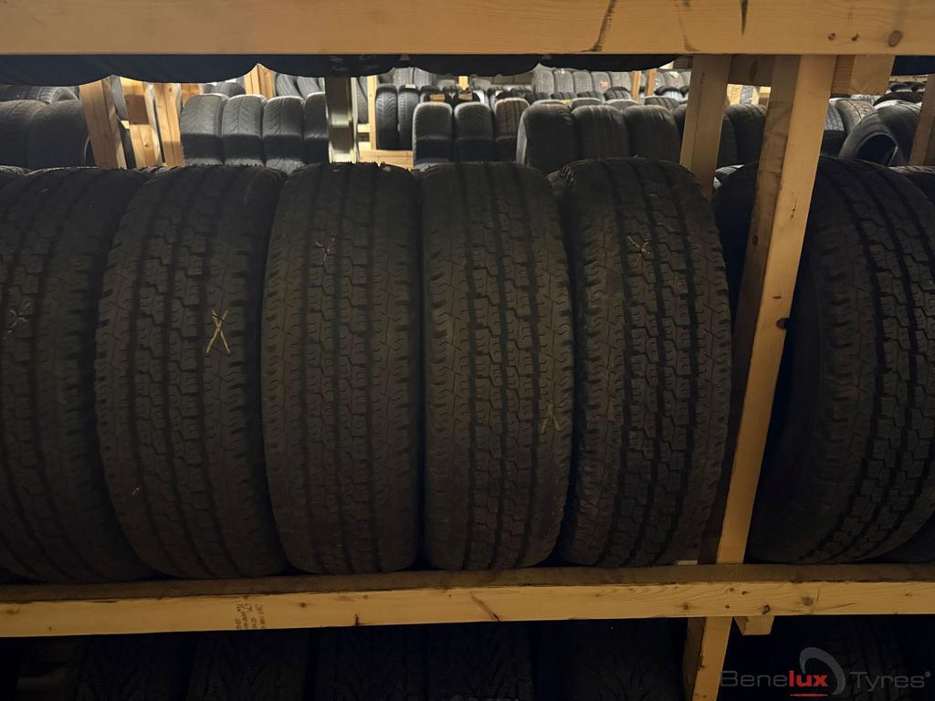 205/70R15c Michelin 205/70R15 205/70/15 205/70 R15 2057015, Auto-onderdelen, 15 inch, -, -, Nieuw