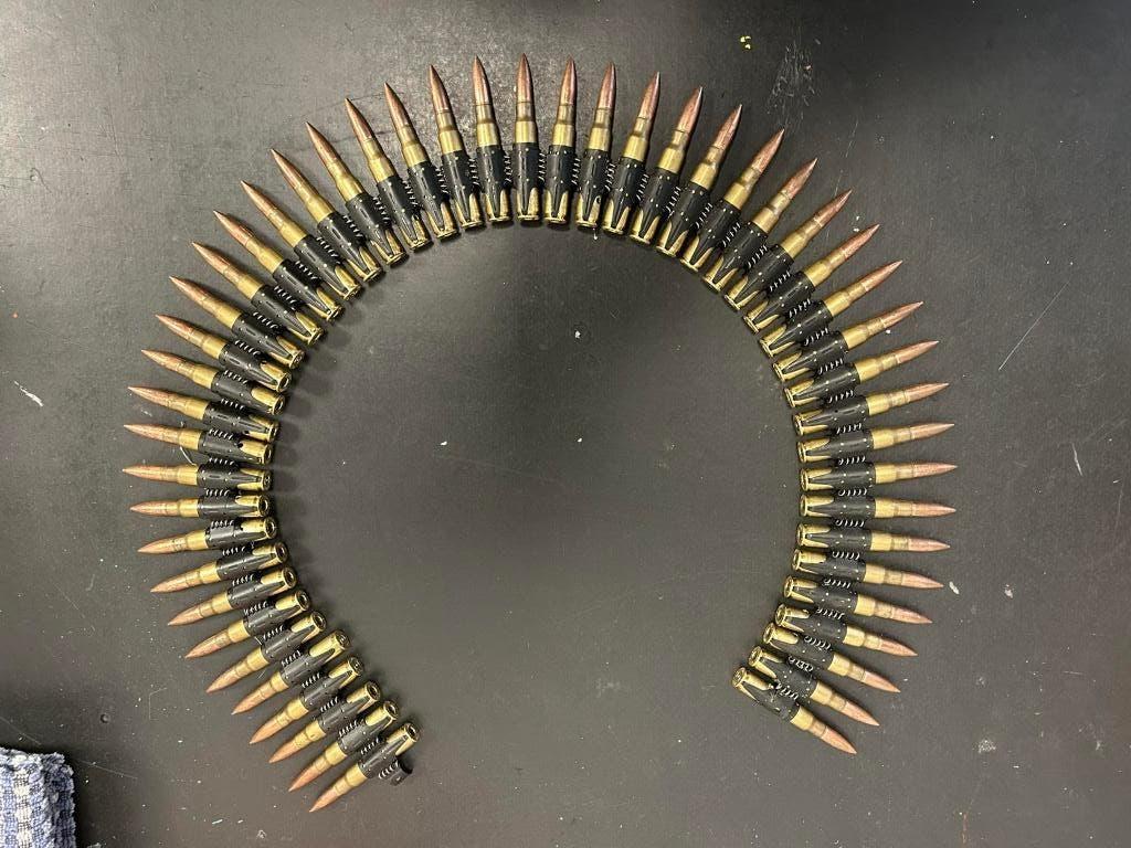 WWII - bande MG 34 - 42 garnie avec cartouches INERTE actuel, Collections, Enlèvement ou Envoi, Autres, Autres types