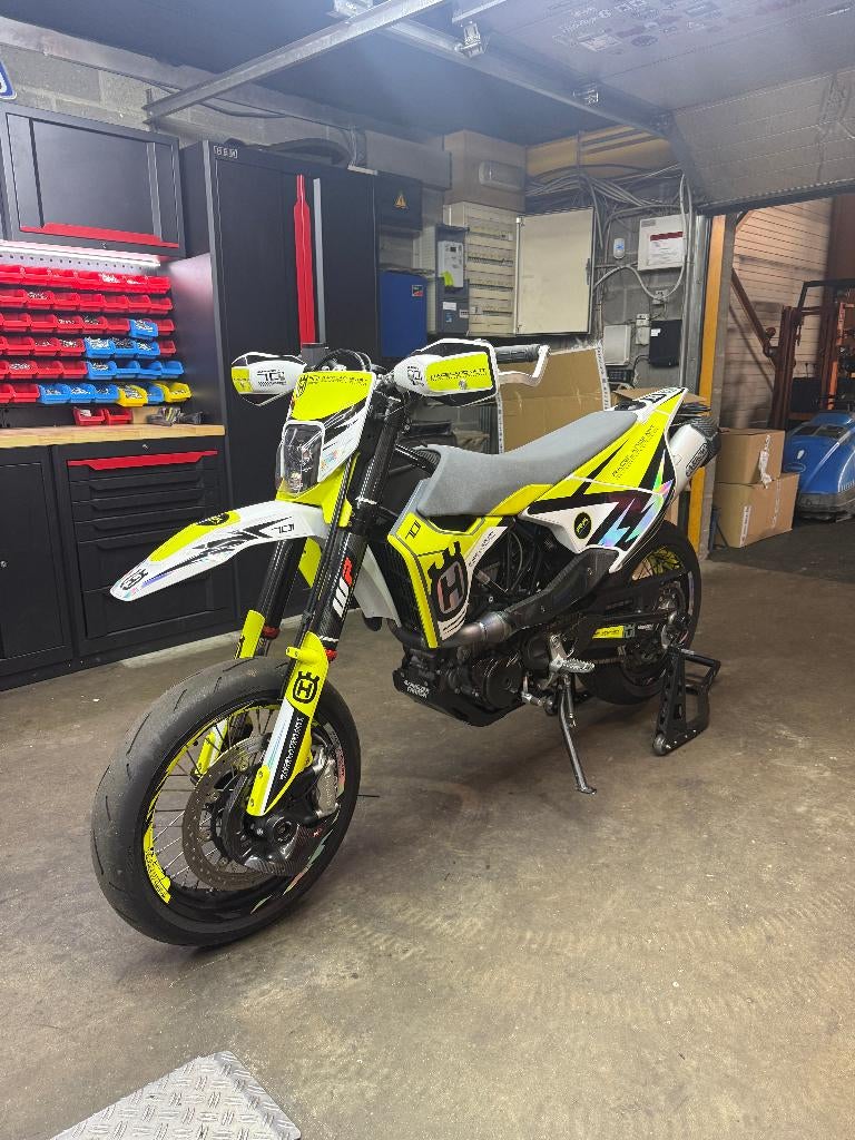 Husqvarna 701SM 2022 en parfait état !, Motos, Motos | Husqvarna, Échappement sport, Particulier, Permis Moto A2 minimum, 12 à 35 kW