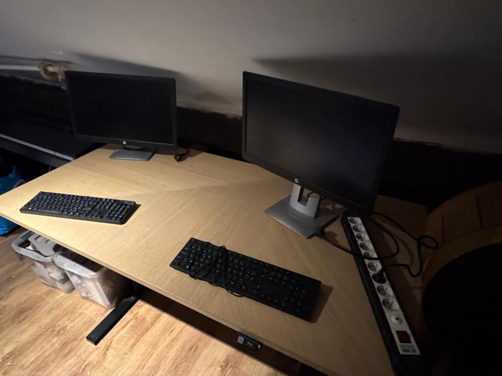 2 moniteurs écran pc HP + 2 claviers, Informatique & Logiciels, Enlèvement