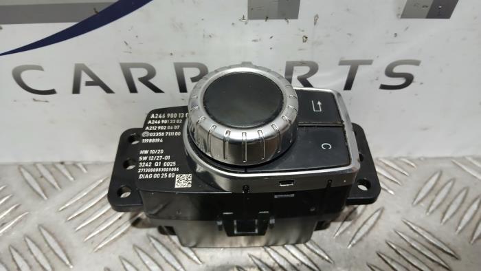 Bouton I-drive d'un Mercedes CLA, 3 mois de garantie, Utilisé, -, -