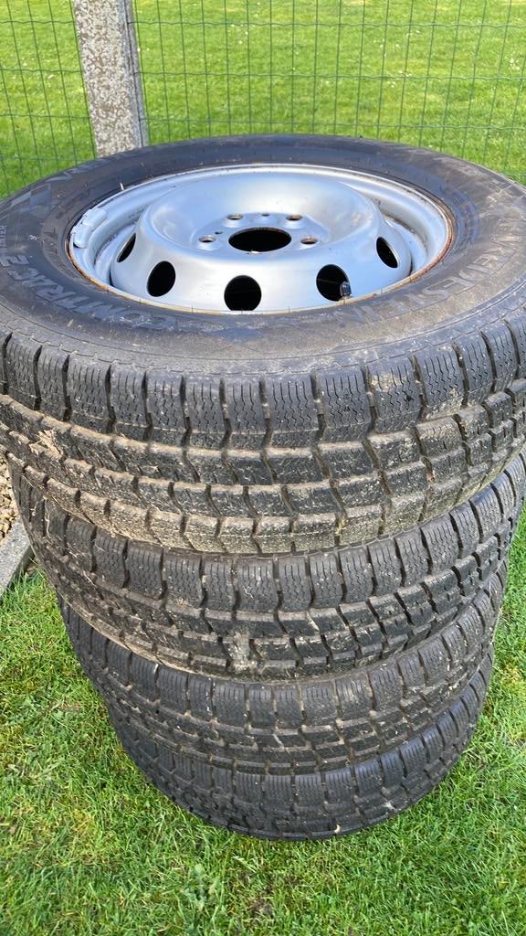 Winterbanden voor motorhome, Ophalen, Zo goed als nieuw
