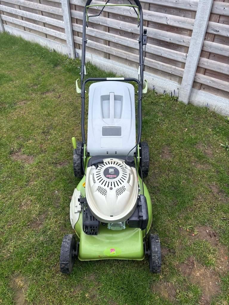 grasmaaier : zelftrekker benzine  groot onderhoud gekregen, Tondeuse rotative, 40 à 49 cm, Enlèvement, Utilisé