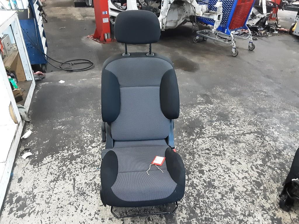 SIEGE AVANT DROIT ( PASSAGER ) Citroën Berlingo, Autos : Pièces & Accessoires, Citroën, Mevr. I. Hauben, Utilisé, Rue de l'Espoir 34 34
4030  GRIVEGNÉE, BE