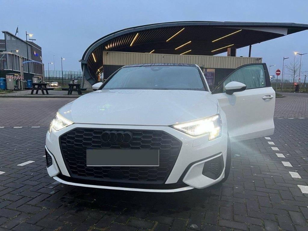 Audi A3 Sportback 40 TFSI e Édition Business — Panorama 2021, 1395 cm³, Achat, Euro 6, 1535 kg
