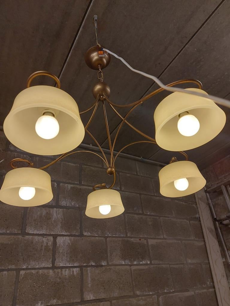 Luster: brons kleur met 5 lampenkappen. Diameter 65 cm, Huis en Inrichting, Ophalen, Gebruikt, 50 tot 75 cm, Rustiek