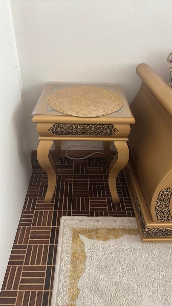 Salon goud, Enlèvement