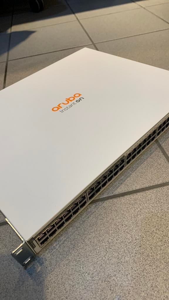 Hpe aruba 1830 type JL815A gigaswitch. Zo goed als nieuw, Ophalen of Verzenden, Zo goed als nieuw