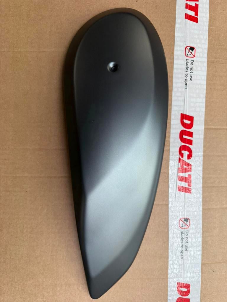 Ducati Scrambler Nightshift tankpaneel, Motoren, Ophalen, Nieuw