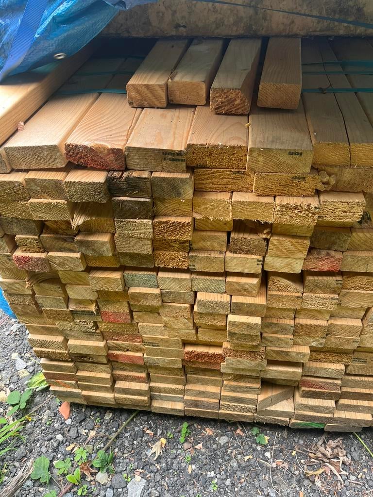 sls 38x59 et 38x89. Lots de poutrelles,planches,poteaux....., Bricolage & Construction, Bois & Planches, Enlèvement, Neuf, Épicéa