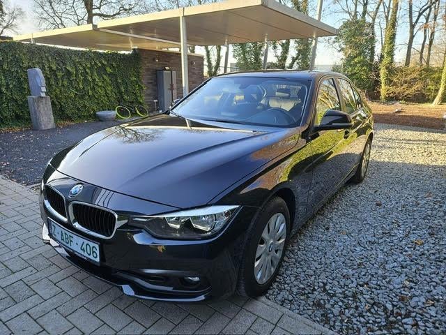 Bmw 318i   benzine   2015, Auto's, 100 kW, 4 deurs, Stof, Zwart