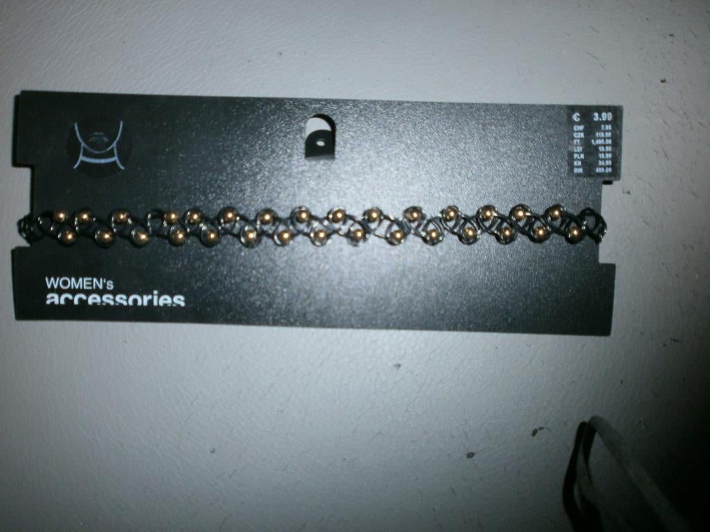 Collier ras de cou noir boules dorées NEUF, Bijoux, Sacs & Beauté, Enlèvement ou Envoi, Neuf, Noir