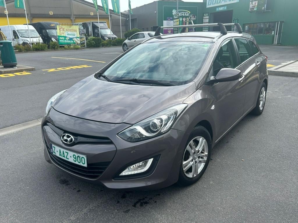 HYUNDAI I30 1,4 DIESEL. Euro 5B 2014. 3900 EUROS, Autos, Euro 5, Achat, Capteur de lumière, Entreprise