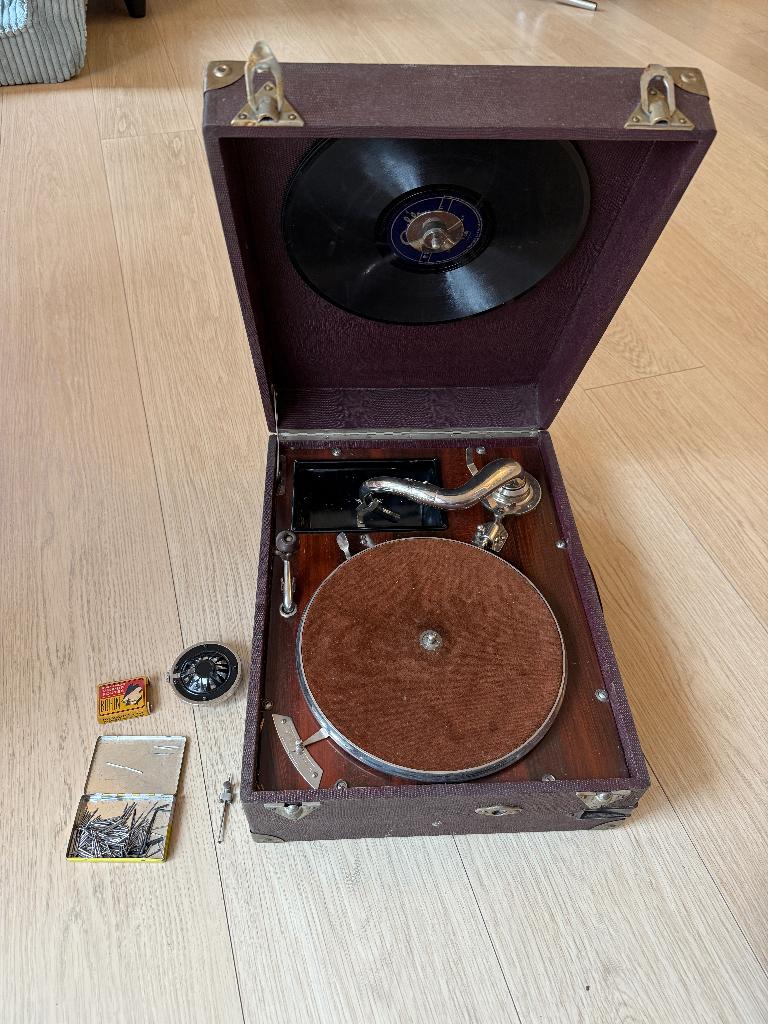 Gramophone, Phonographe portable à manivelle années 30, Enlèvement
