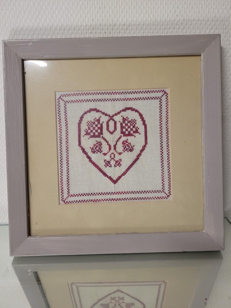 Cadre  point de croix cœur brodé  main, Envoi