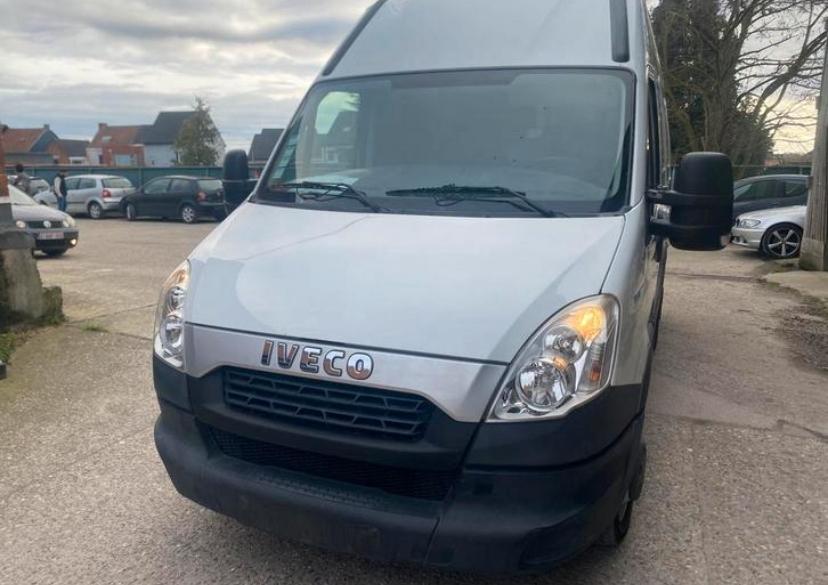 Iveco daily 3.0d airco 140.000km, Euro 5, Zwart, Iveco, Wit