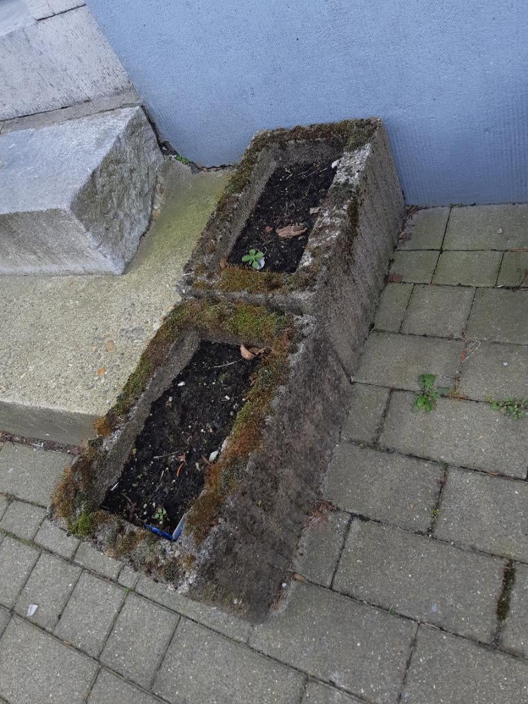 4 bloembakken, Ophalen