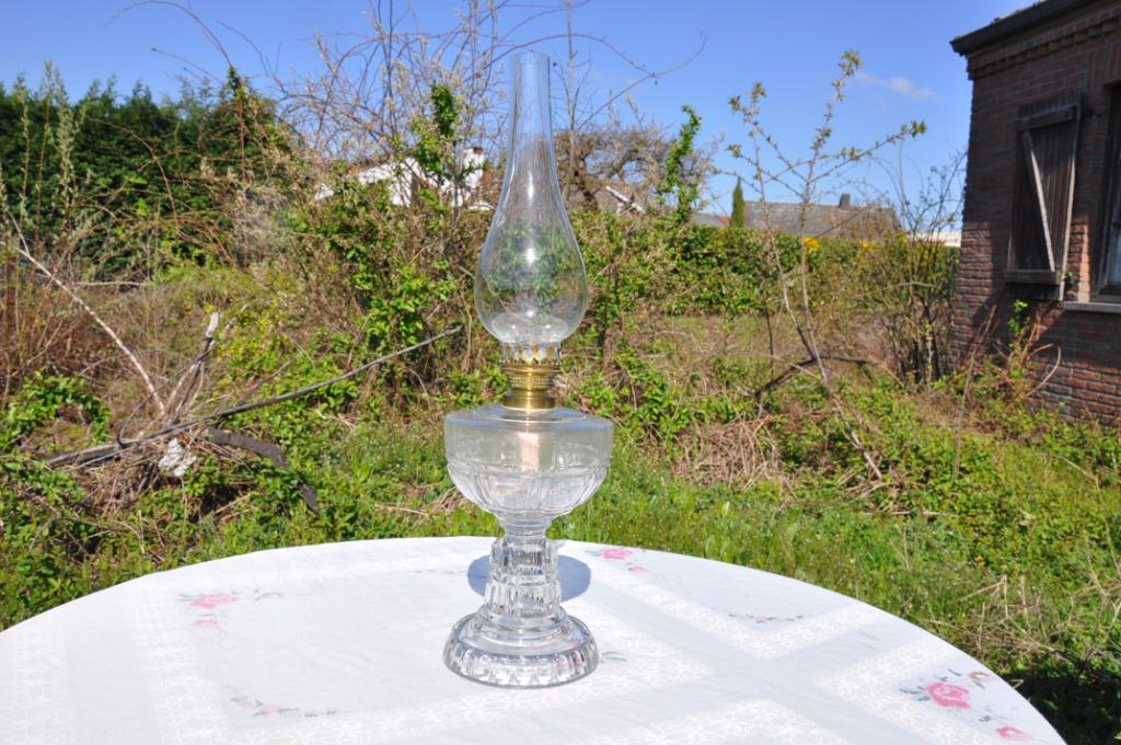 lampe a petrole en verre incolore, Enlèvement ou Envoi