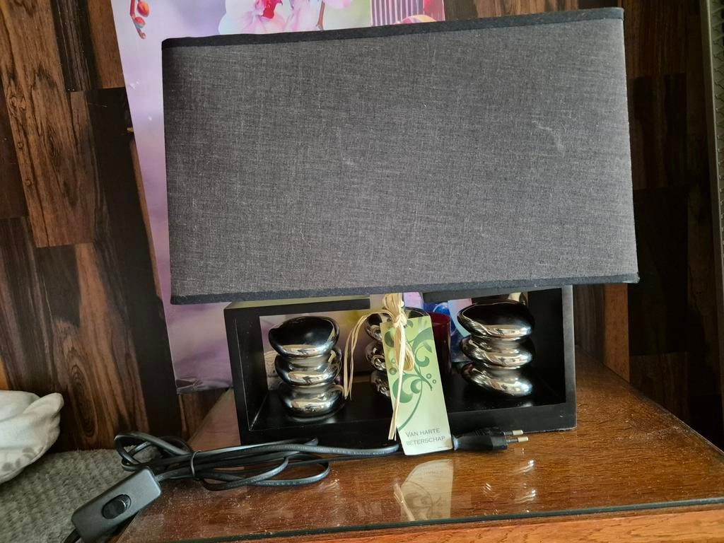 Elegant design tafel lamp werkt perfect, Huis en Inrichting, Ophalen of Verzenden, Zo goed als nieuw