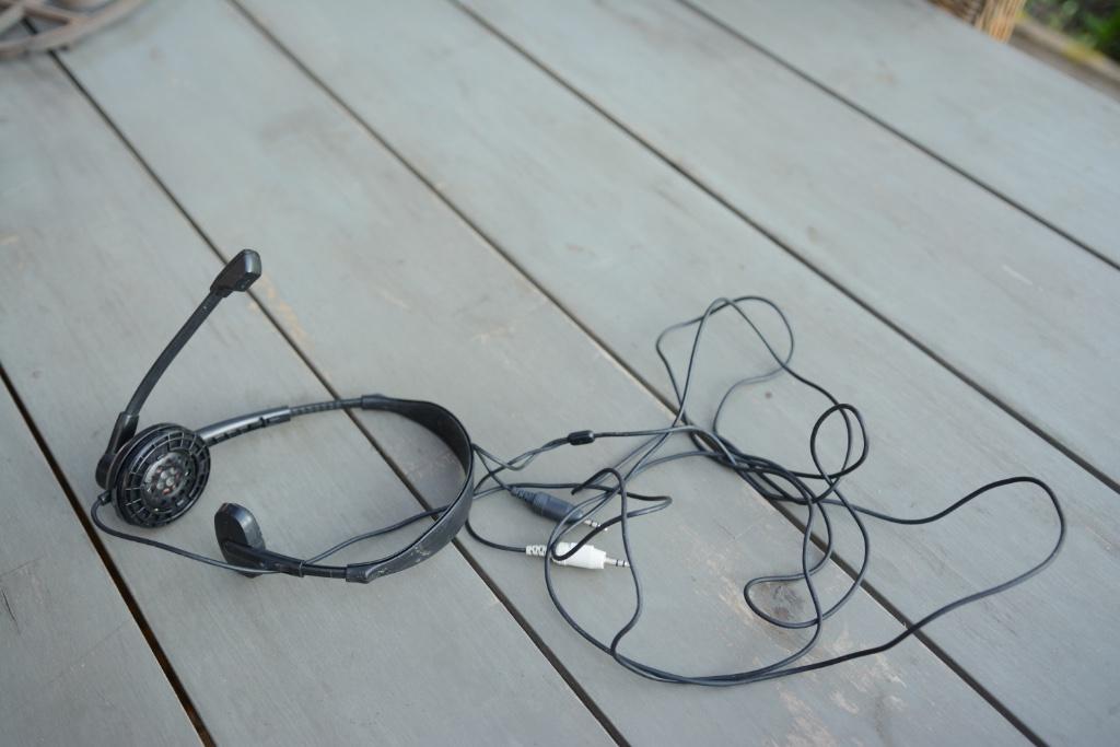 Philips SBC HC 8302 FM-stereo-oordopjes en microfoon basis, Audio, Tv en Foto, Hoofdtelefoons, Verzenden, Gebruikt, Op oor (supra aural)