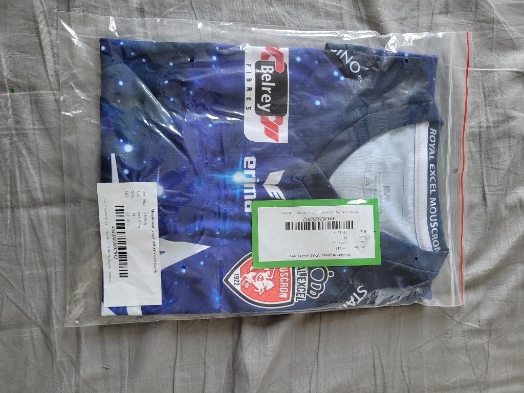 Maillot Royal Excel Mouscron ( moeskroen ) Jupiler pro leagu, Sports & Fitness, Football, Taille M, Enlèvement ou Envoi, Neuf