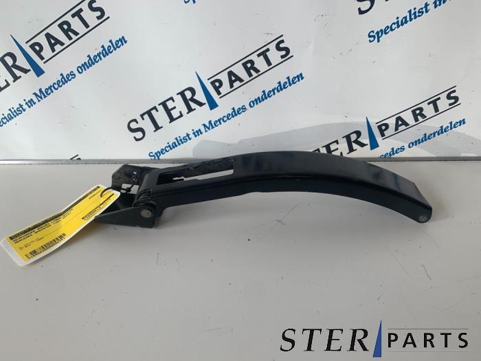 Deurvanger 4Deurs links-achter van een Mercedes Sprinter, Ophalen of Verzenden, 3 maanden garantie, Gebruikt, Mercedes-Benz