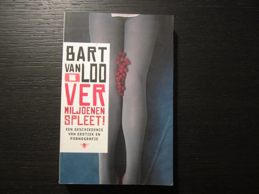 O vermiljoenen spleet!  (Bart Van Loo), Boeken, Literatuur, Ophalen of Verzenden, Zo goed als nieuw