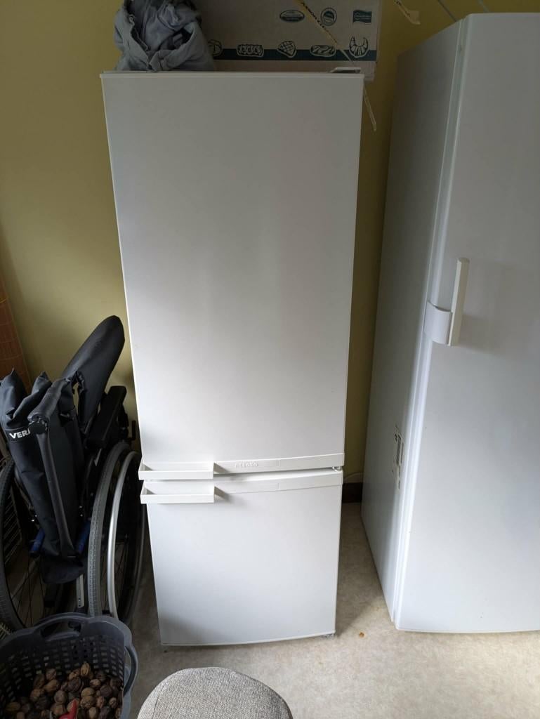 Frigo - Congélateur Miele 253 L, Elektronische apparatuur, Koelkasten en IJskasten, 200 liter of meer, Ophalen, Met aparte vriezer