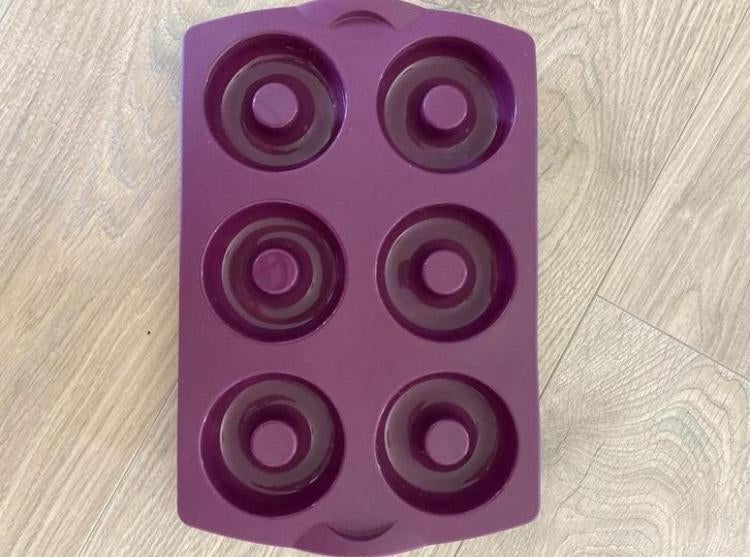 Tupperware siliconevorm donut MultiFlex Rings, Maison & Meubles, Enlèvement ou Envoi, Comme neuf, Violet, Autres types
