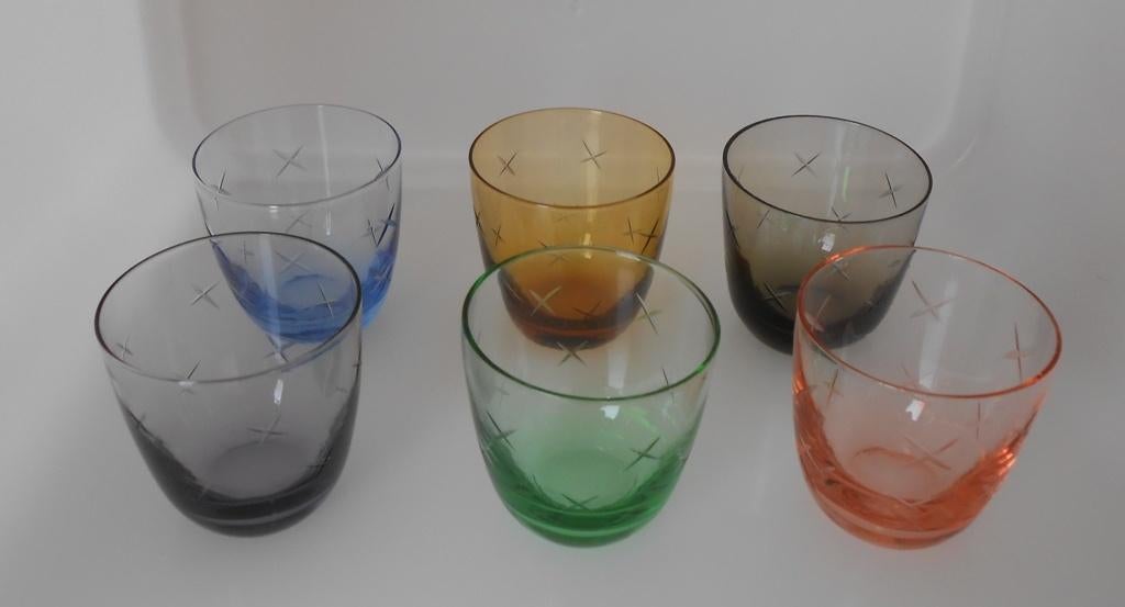 6 borrelglaasjes gekleurd glas Booms, Ophalen of Verzenden