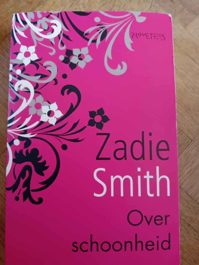Boek over schoonheid zadie smith, Boeken, Ophalen of Verzenden