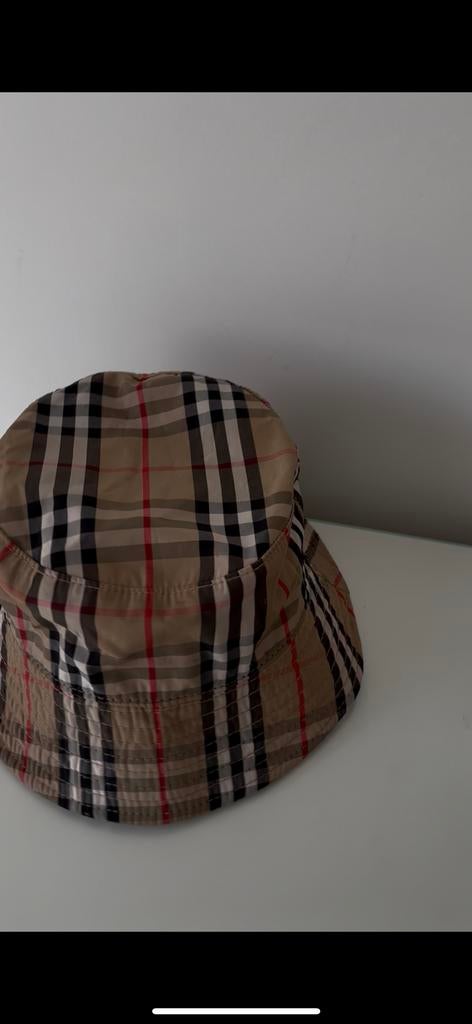 Burberry bucket hat, Ophalen of Verzenden, Zo goed als nieuw