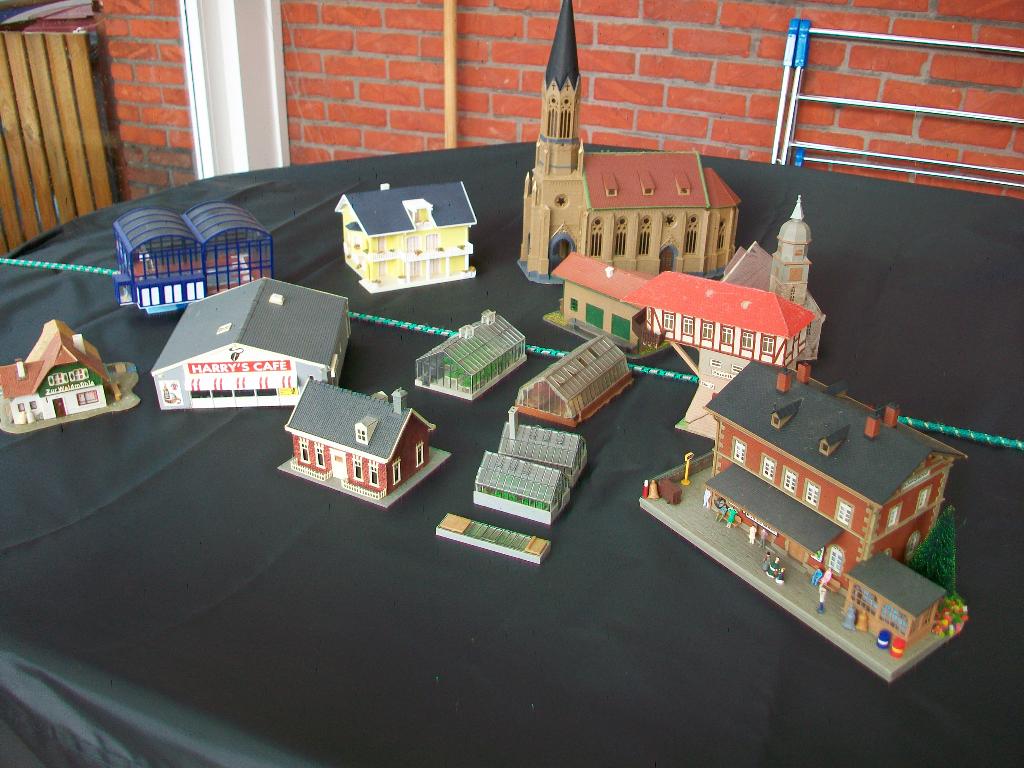 Te koop een partijtje huisjes, Ophalen of Verzenden, Gebruikt, Brug, Tunnel of Gebouw, Overige merken