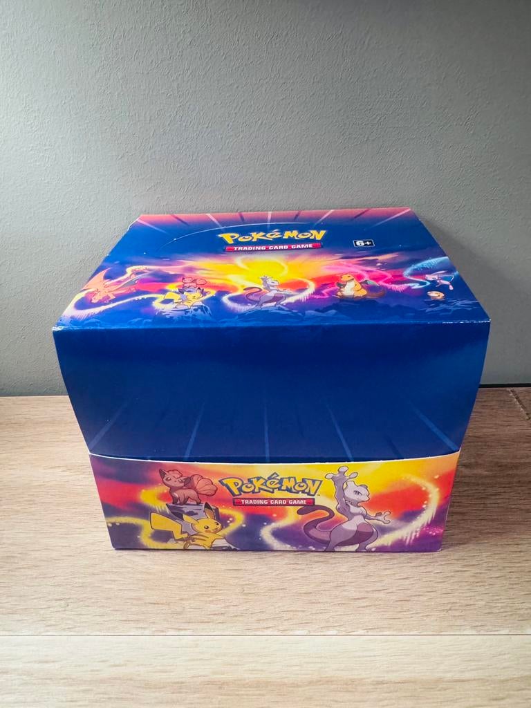 NEUVE - Display Mini Tins Pokémon - Pouvoir de Kanto, Enlèvement ou Envoi, Neuf, Booster box