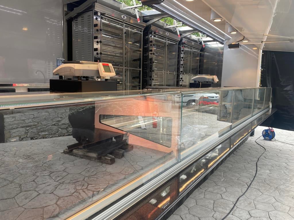 Commerce rotisserie, Enlèvement