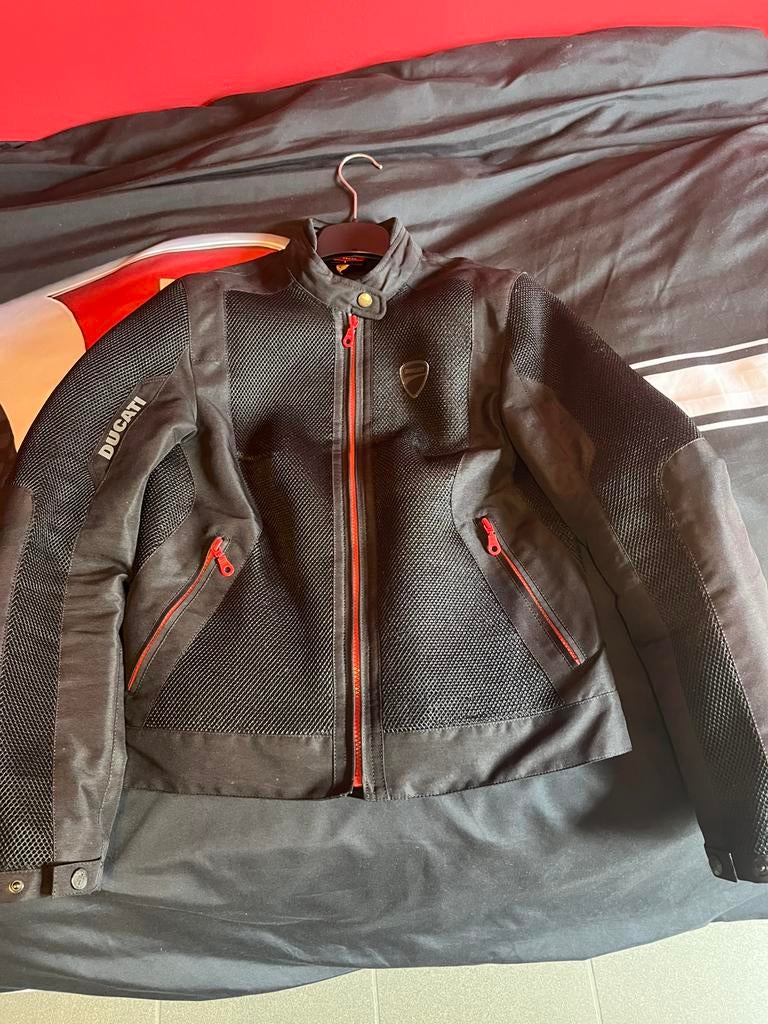 Gilet Ducati, Motos, Manteau | tissu, Femmes, Enlèvement, Neuf, sans ticket